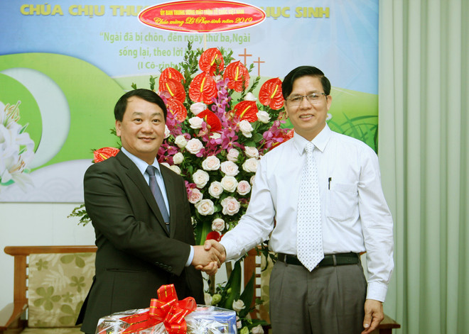 Fatherland Front’s official sends Easter greetings to Protestants ảnh 1