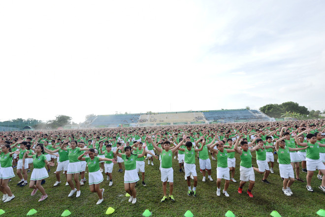 Mass physical exercise breaks record in Vietnam ảnh 1