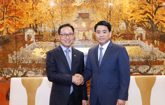 Hanoi vows to facilitate construction of Samsung R&D centre ảnh 1