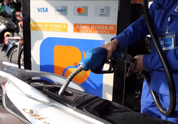 Petrol prices slightly changed ảnh 1
