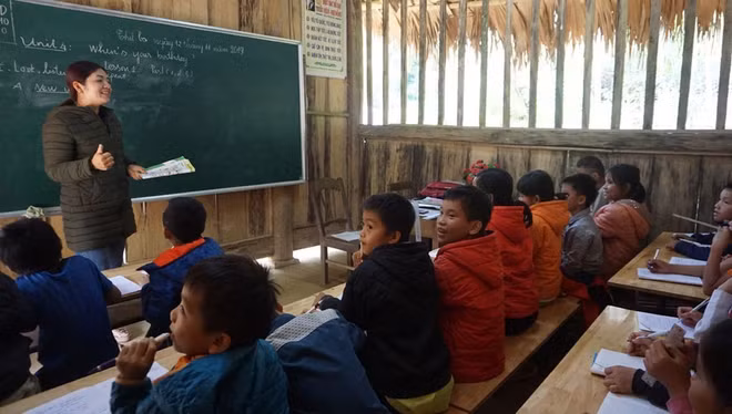 PM requests ensuring conditions for children, students in ethnic-inhabited areas ảnh 1