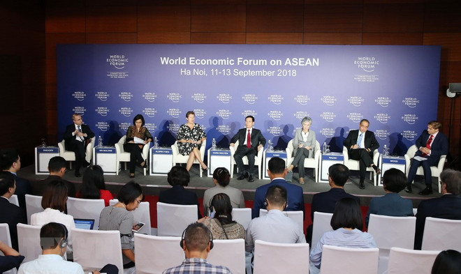 WEF on ASEAN co-chairs share views of forum ảnh 3