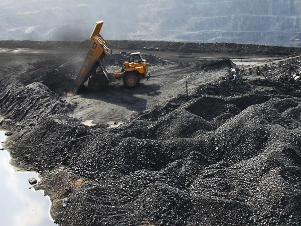 COVID-19: Coal industry helps Quang Ninh maintain economic growth ảnh 1