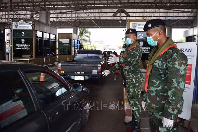 Thailand to reopen land border gates ảnh 1