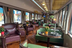 Launching high-quality “Flamboyant Flower” train on Hai Phong-Hanoi route