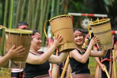 Water drop worship ceremony- Unique cultural symbol of Ba Na people