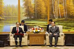 Politburo member and Minister of Foreign Affairs Le Hoai Trung (left) meets with Jo Yong Won, Chairman of the Standing Committee of the Supreme People's Assembly (SPA) and Chairman of the SPA of the Democratic People's Republic of Korea, in Pyongyang on May 15. (Photo: VNA)