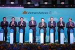 Party General Secretary To Lam (fourth from left) and officials at the launch of the Hanoi – Moscow direct flight on May 9. (Photo: VNA)