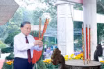 Party General Secretary and State President To Lam offers incense at Hill 82 Tan Bien Martyrs’ Cemetery in Tay Ninh province. (Photo: VNA)