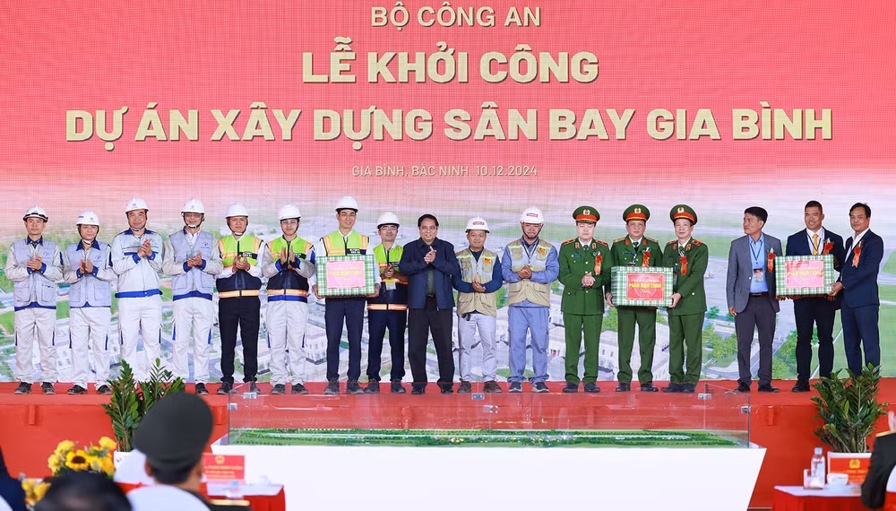 Gia Binh airport.jpg