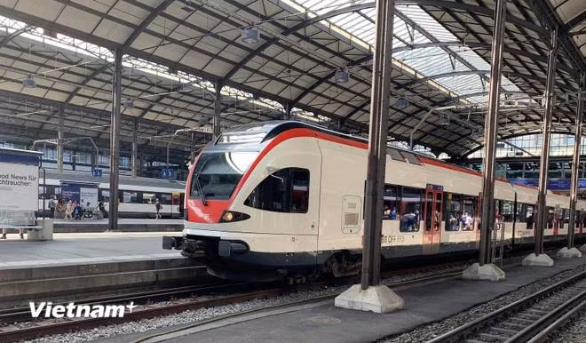 high-speed railway 3.webp