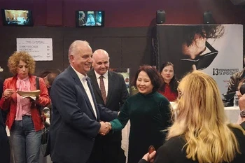 Vietnamese Ambassador to Greece Pham Thi Thu Huong and Greek officials at the opening ceremony of the Vietamese film week (Photo: VNA)