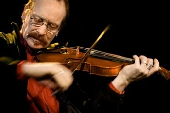 Mats Edén, one of Sweden’s foremost performers of folk and world music, will perform in Hanoi on August 5. (Photo: www.dynamik.se)