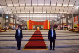 Security personnel are on duty in the main lobby of ​​the National Convention Centre. (Photo: VNA)