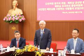 President of the VFF Central Committee Do Van Chien speaks at the meeting (Photo: VFF)