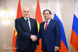 Vietnamese PM Pham Minh Chinh (R) holds talks with his Russian counterpart Mikhail Mishustin in Moscow on March 23. (Photo: VNA)
