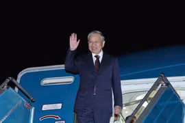 General Secretary of the Communist Party of Vietnam (CPV) Central Committee To Lam leaves Hanoi for a three-day state visit to the Democratic People's Republic of Korea. (Photo: VNA)