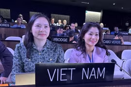 Ambassador Nguyen Thi Van Anh (L), Head of the Permanent Delegation of Vietnam to UNESCO, and Dr. Nguyen Phuong Hoa, Director of the Department of International Cooperation under the Ministry of Culture, Sports and Tourism, attend the conference. (Photo: VNA)