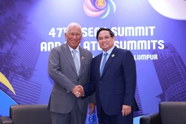 Prime Minister Pham Minh Chinh (right) meets with President of the European Council Antonio Costa to discuss bilateral cooperation and issues of mutual concerns on October 27, 2025 on the sidelines of the 47th ASEAN Summit and Related Summits in Kuala Lumpur, Malaysia. (Photo: VNA)