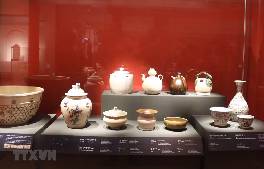 Vietnam’s antiques exhibited in RoK ảnh 1