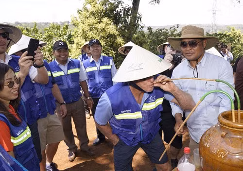 Golf legend Greg Norman vows to promote Vietnamese coffee ảnh 1