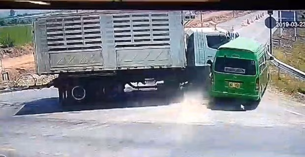 Embassy assists Vietnamese victims in Thai bus accident ảnh 1
