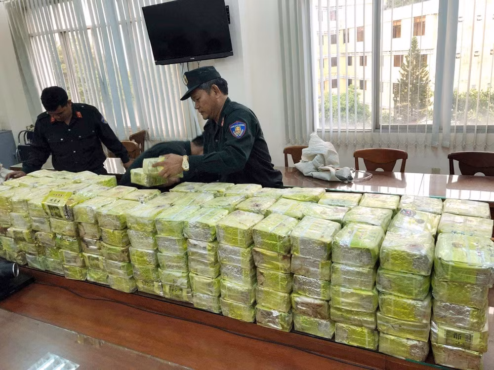Major drug trafficking ring busted, 300kg of drugs seized ảnh 1