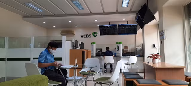 Stock market may not enjoy lower lending rate impact: analysts ảnh 1