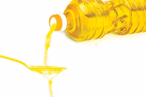 Vietnam upholds safeguard measures with imported vegetable oils ảnh 1 Vietnam upholds safeguard measures with imported vegetable oils ảnh 1