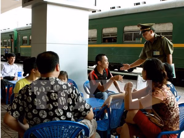 Tobacco use rampant among men in Hanoi ảnh 1