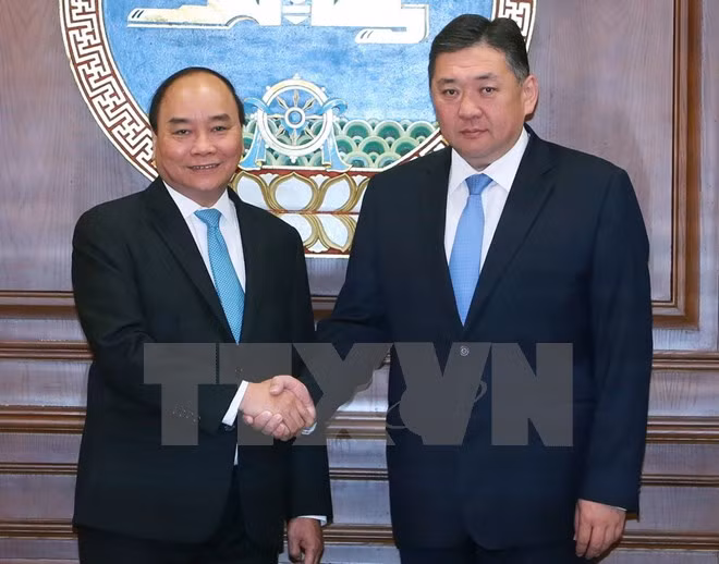 PM meets Mongolian parliament speaker ảnh 1