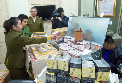 Government targets smuggled and counterfeit goods ảnh 1