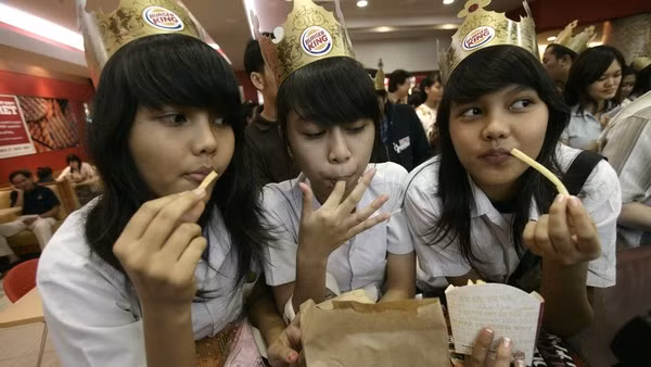 ASEAN consumers’ love for fast food wanes ảnh 1