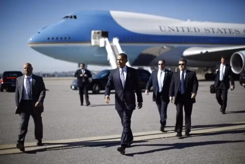 President Barack Obama leaves for Asia ảnh 1
