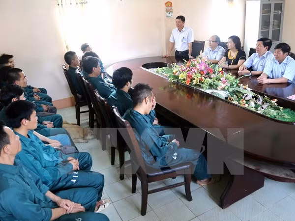 Over 30,000 detainees go to the polls ảnh 1