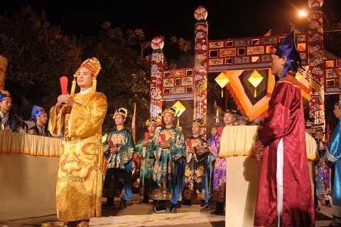 Thua Thien-Hue re-enacts ancient ceremony for peace, harvest ảnh 1