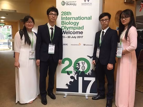 VN win gold, two silvers at Biology Olympiad ảnh 1