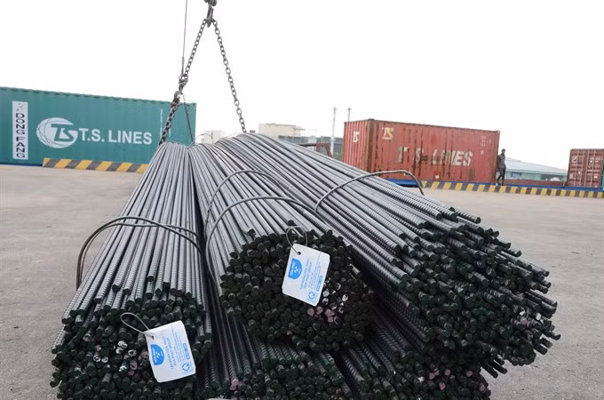 MoF maintains raw iron ore export tax ảnh 1