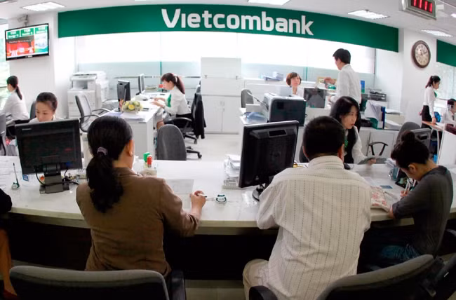 Vietcombank receives approval to set up bank in Laos ảnh 1