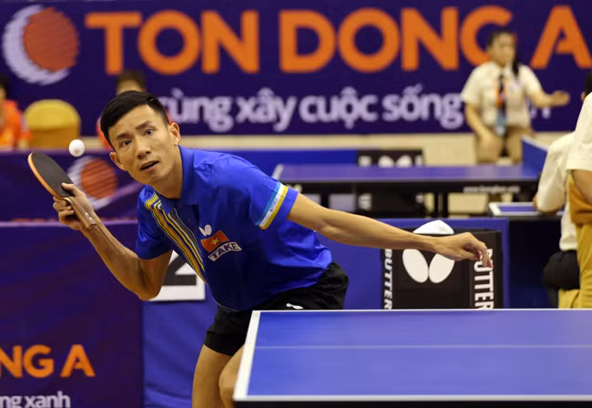 Golden Racket table tennis tourney kicks off in HCM City ảnh 1