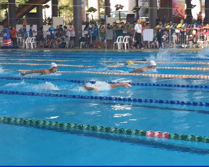  Vietnam grabs first ever swimming gold in regional school games ảnh 1