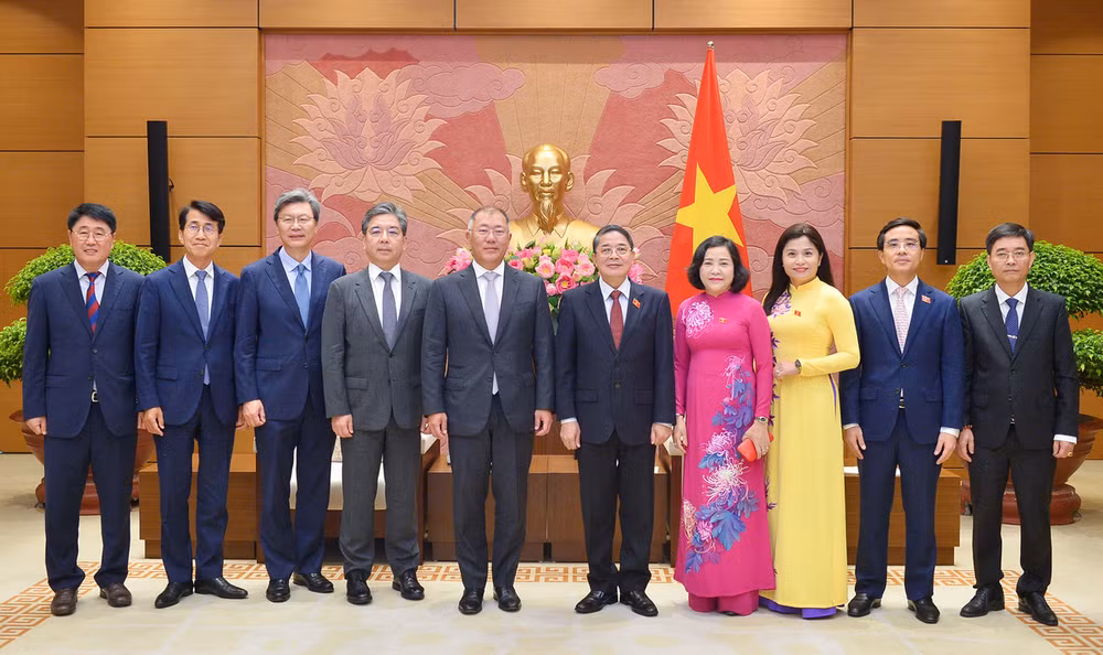 NA Vice Chairman receives Chairman of Hyundai Motor ảnh 2 NA Vice Chairman receives Chairman of Hyundai Motor ảnh 2