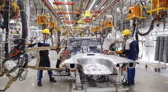 Vietnam’s GDP grows by 3.72% in year's first half ảnh 1