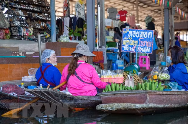 Thai economy stable but household debt remains a worry ảnh 1