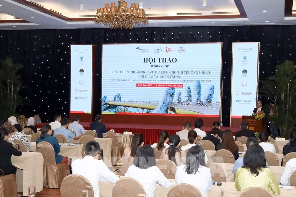 Central region seeks ways to lure more Islamic tourists ảnh 1