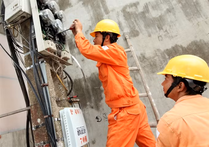 Keep power cost stable: Deputy PM ảnh 1