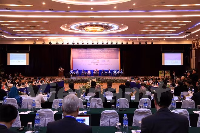 Asian countries discuss sustainable transport development ảnh 1