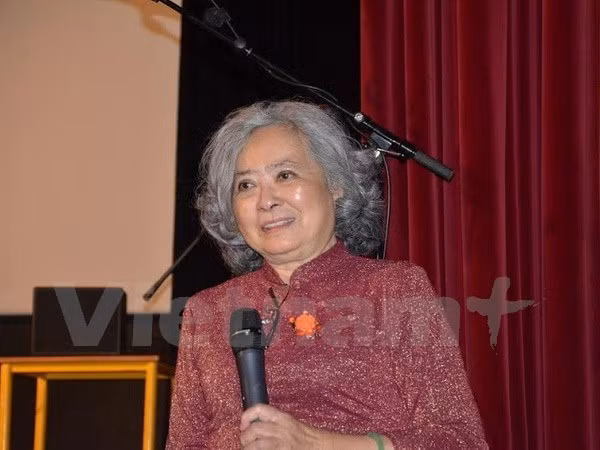 Vietnamese AO victim introduces her autobiography in France ảnh 1 Vietnamese AO victim introduces her autobiography in France ảnh 1