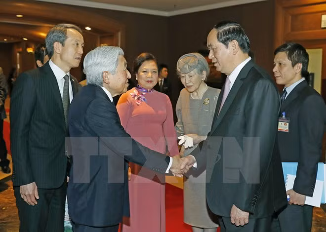 President says good-bye to Japanese royal couple ảnh 1