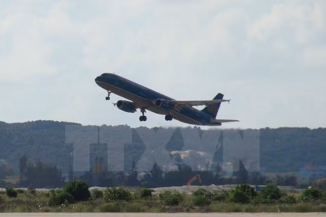 Vietnam Airlines adjusts flight schedule due to storm Hato ảnh 1 Vietnam Airlines adjusts flight schedule due to storm Hato ảnh 1